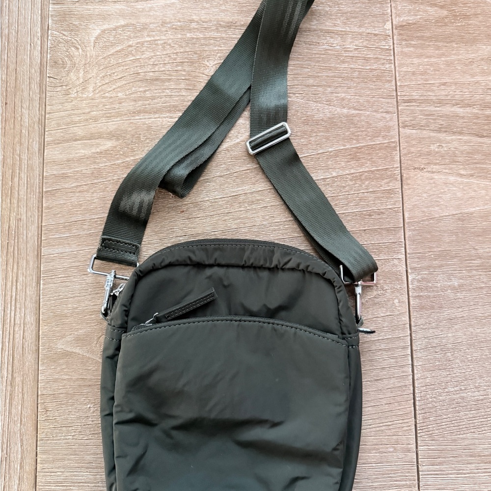 Athleta Green Crossbody Bag – Adjustable Strap